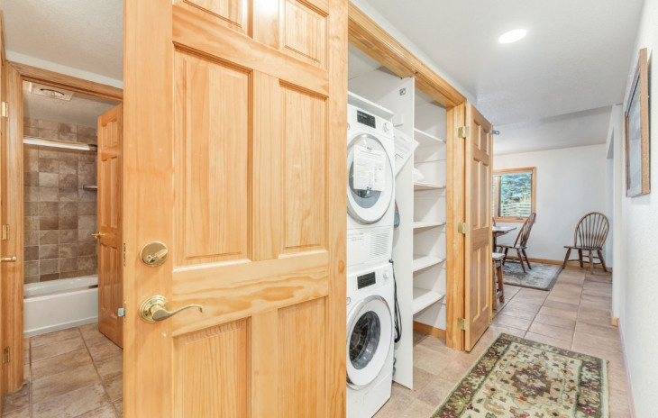 2320 Ski Trail Lane Photo