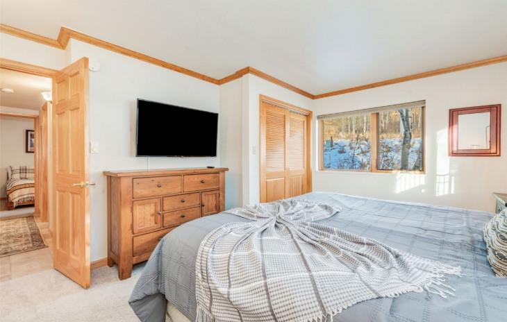 2320 Ski Trail Lane Photo