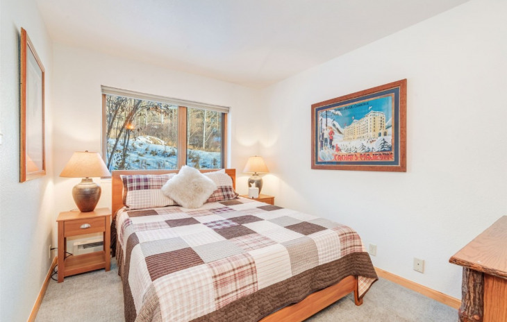 2320 Ski Trail Lane Photo