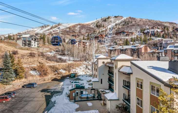 2320 Ski Trail Lane Photo