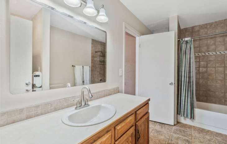 2915 Chinook Lane Photo