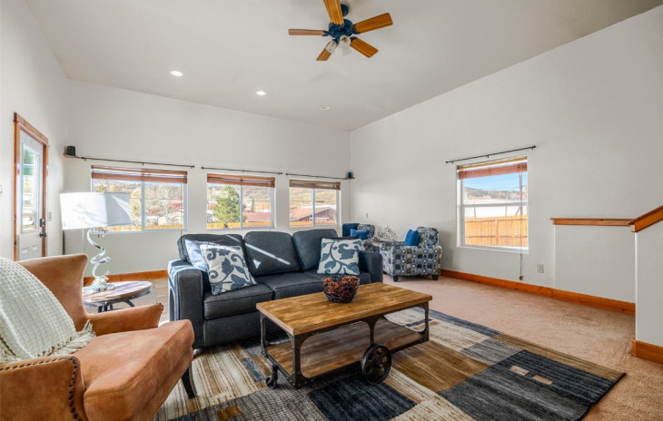 500 N Grant Avenue Photo