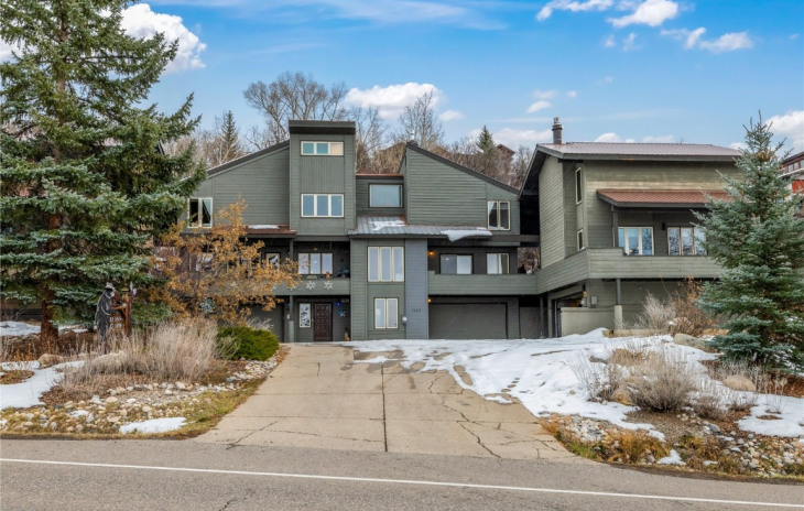 1845 Clubhouse Drive Photo