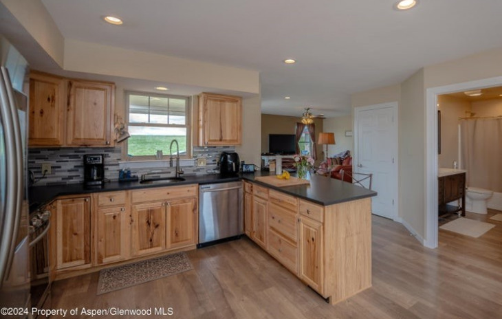374 Lake View Road Photo
