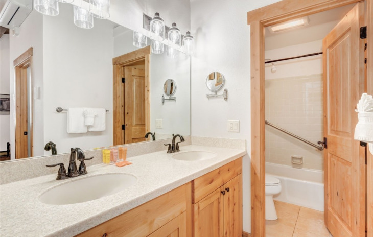 2315 Ski Trail Lane Photo