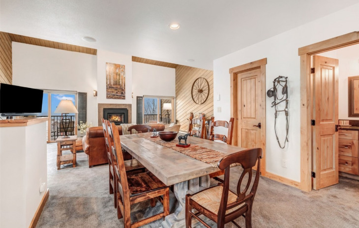 2315 Ski Trail Lane Photo