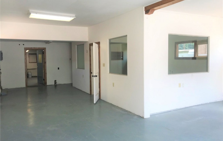 112 E Main Street Photo
