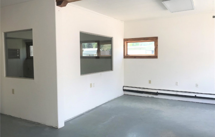 112 E Main Street Photo