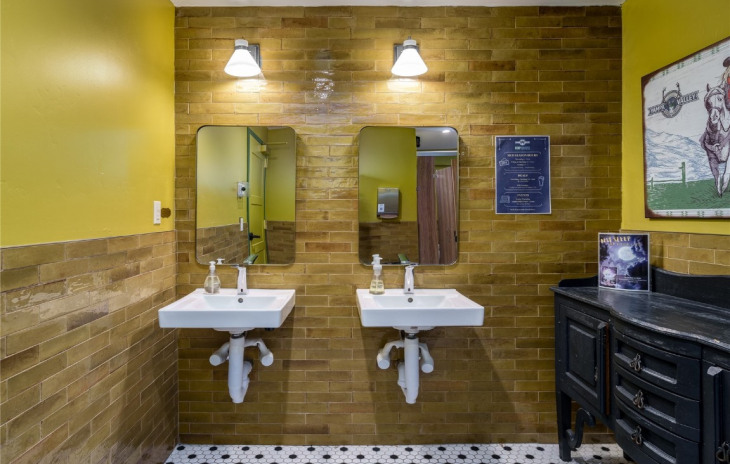1125 Lincoln Avenue Photo