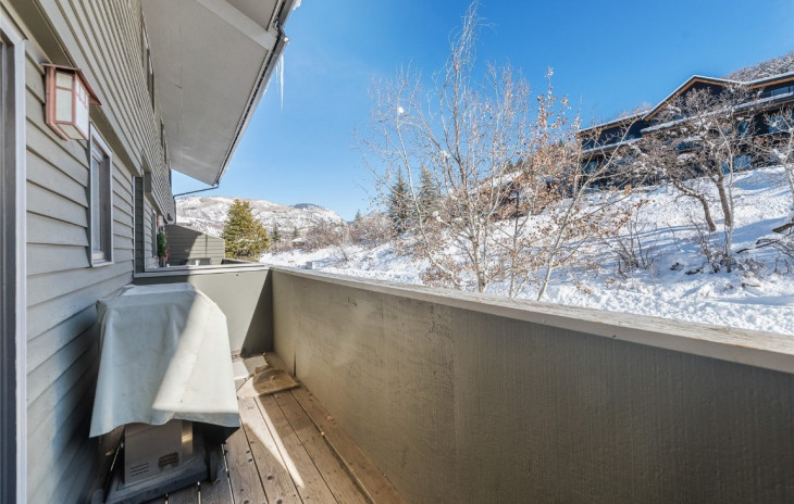 1149 Overlook Drive Photo