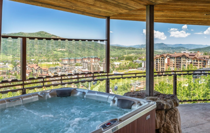 2555 Ski Trail Lane Photo