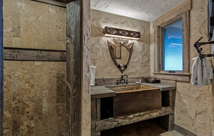 2555 Ski Trail Lane Photo