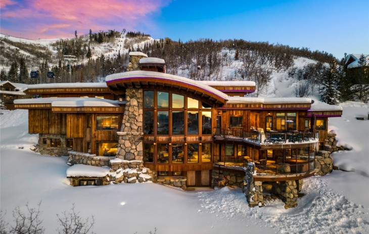 2555 Ski Trail Lane Photo