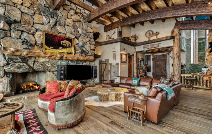 2555 Ski Trail Lane Photo