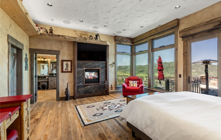 2555 Ski Trail Lane Photo
