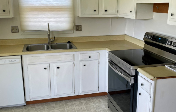 2669 Riverside Drive Photo