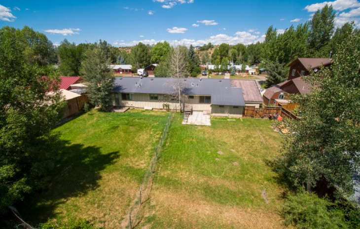 2669 Riverside Drive Photo
