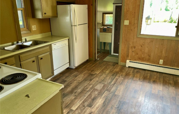 2669 Riverside Drive Photo