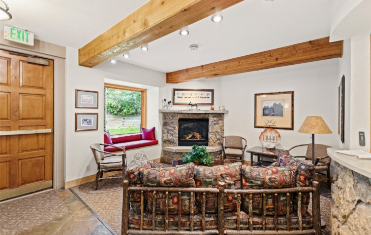 2322 Apres Ski Way Photo