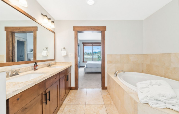 1175 Bangtail Way Photo