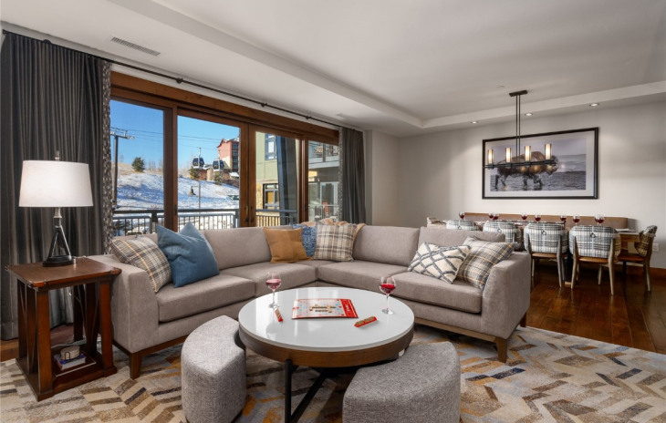 2250 Apres Ski Way Photo