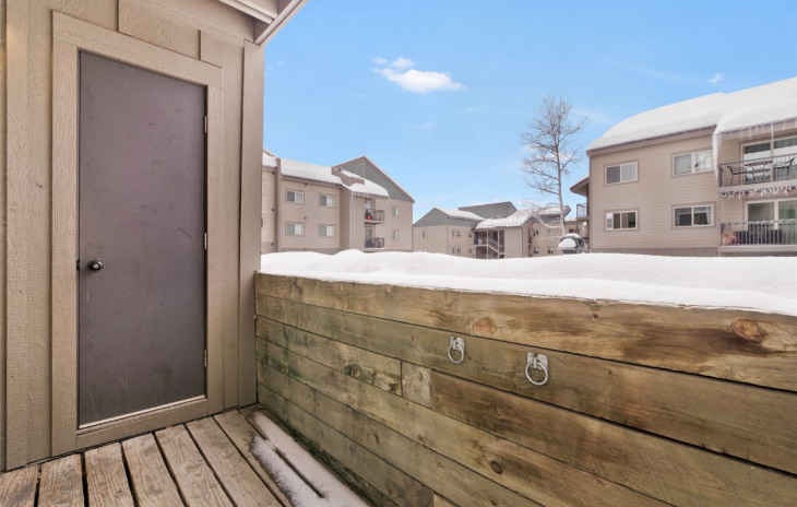 1565 Shadow Run Frontage Photo