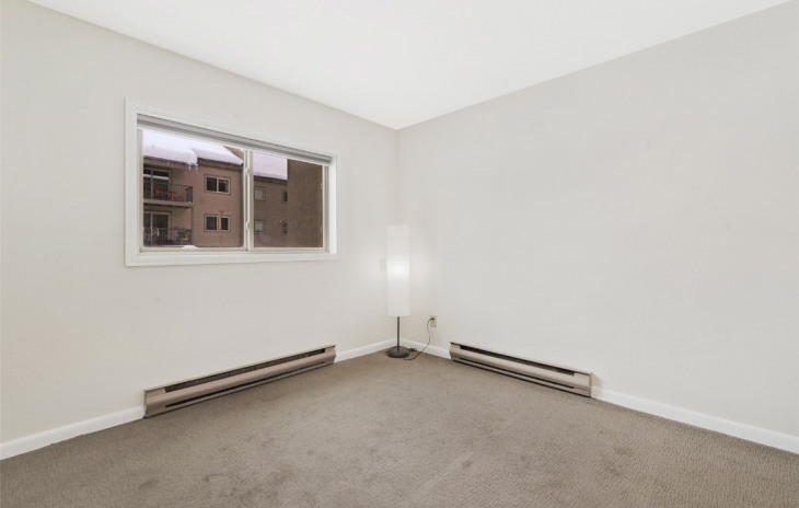 1565 Shadow Run Frontage Photo