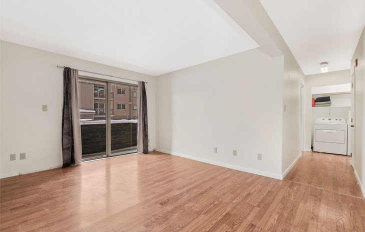 1565 Shadow Run Frontage Photo