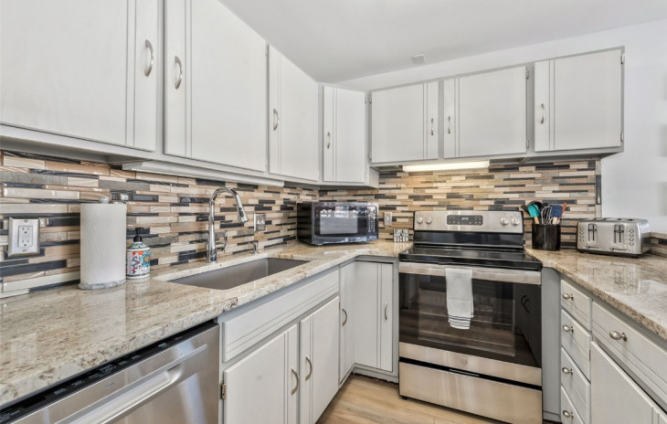 2590 Longthong Road Photo