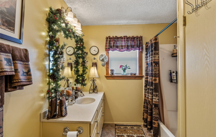 1360 Indian Trail Photo