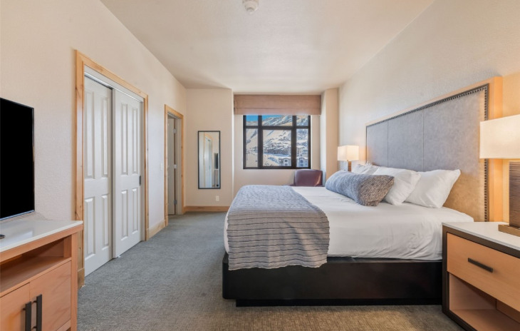 2300 Mount Werner Circle Photo