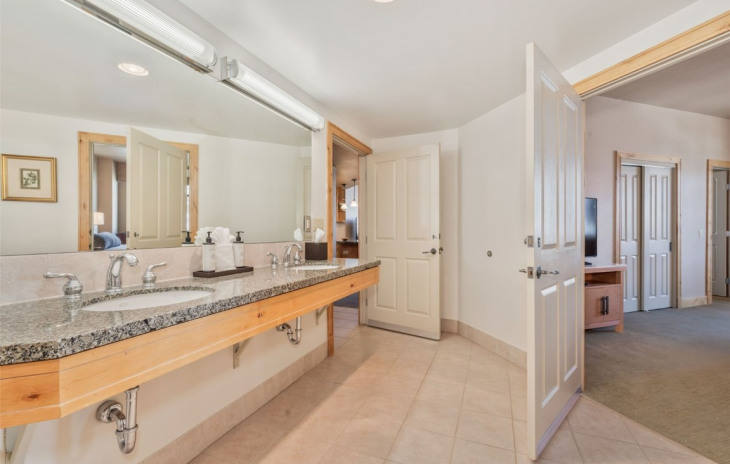 2300 Mount Werner Circle Photo
