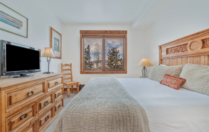 2920 Village Drive Photo