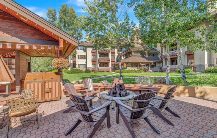 2920 Village Drive Photo
