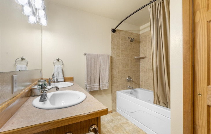 327 Honeysuckle Drive Photo