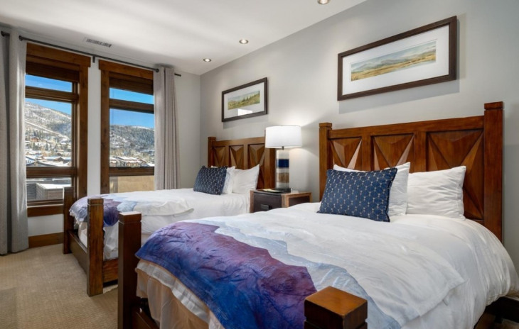 2250 Apres Ski Way Photo
