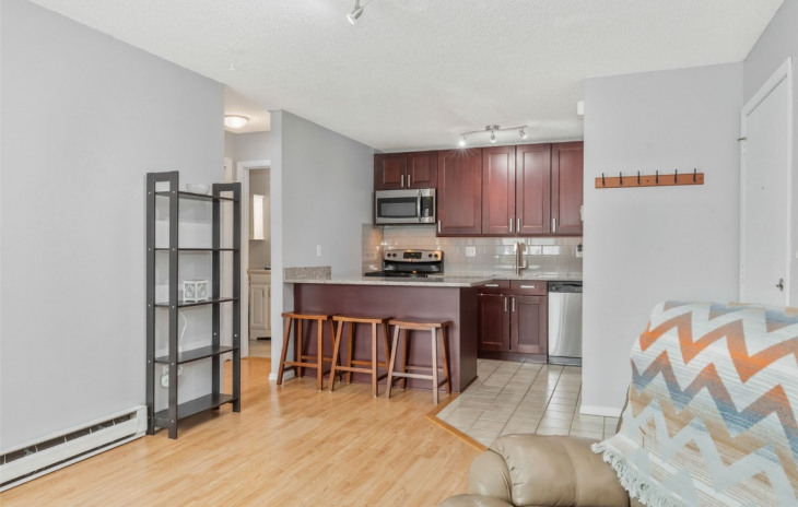 1320 Athens Plaza Photo