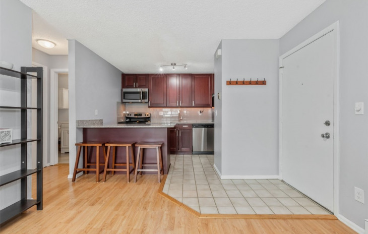 1320 Athens Plaza Photo