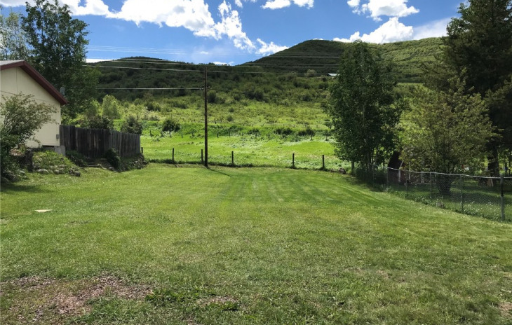 208 Carbon Avenue Photo