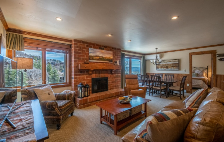 2420 Ski Trail Lane Photo