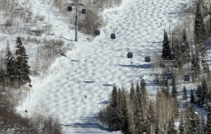 2420 Ski Trail Lane Photo