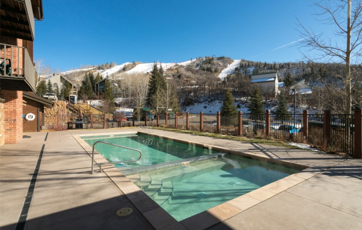 2420 Ski Trail Lane Photo