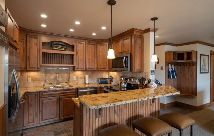 2420 Ski Trail Lane Photo