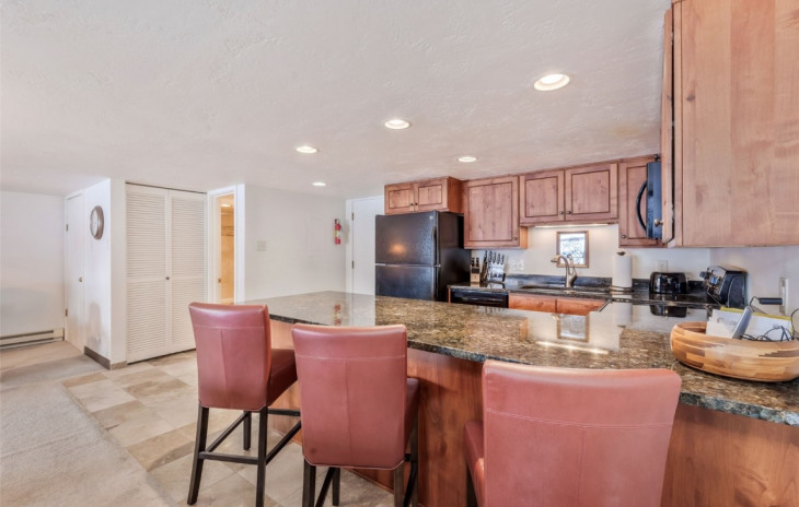 465 Tamarack Drive Photo