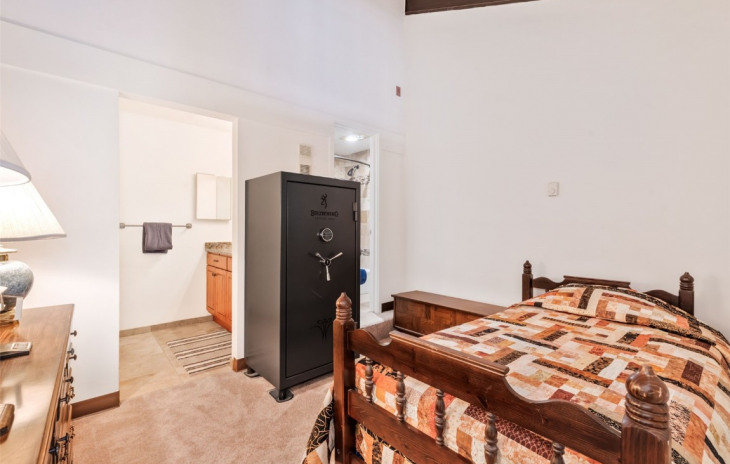 465 Tamarack Drive Photo