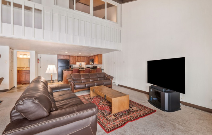 465 Tamarack Drive Photo