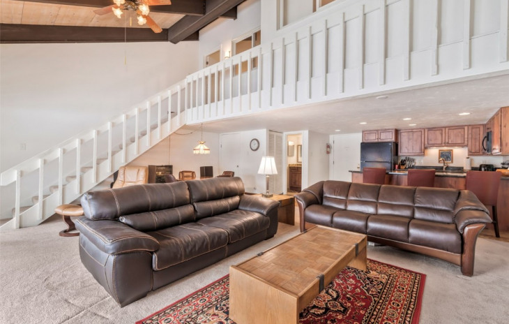 465 Tamarack Drive Photo