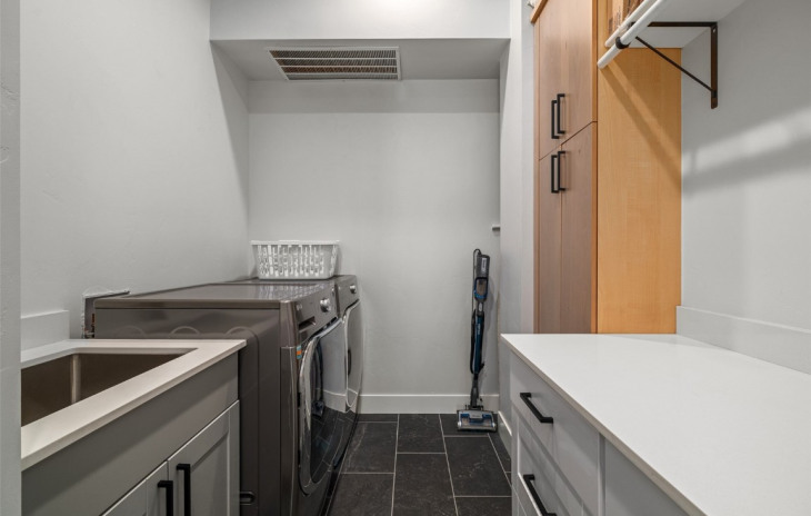 1228 Harwig Circle Photo