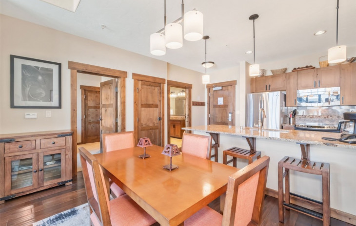 1175 Bangtail Way Photo