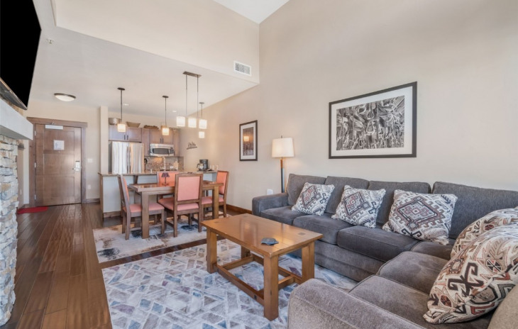 1175 Bangtail Way Photo